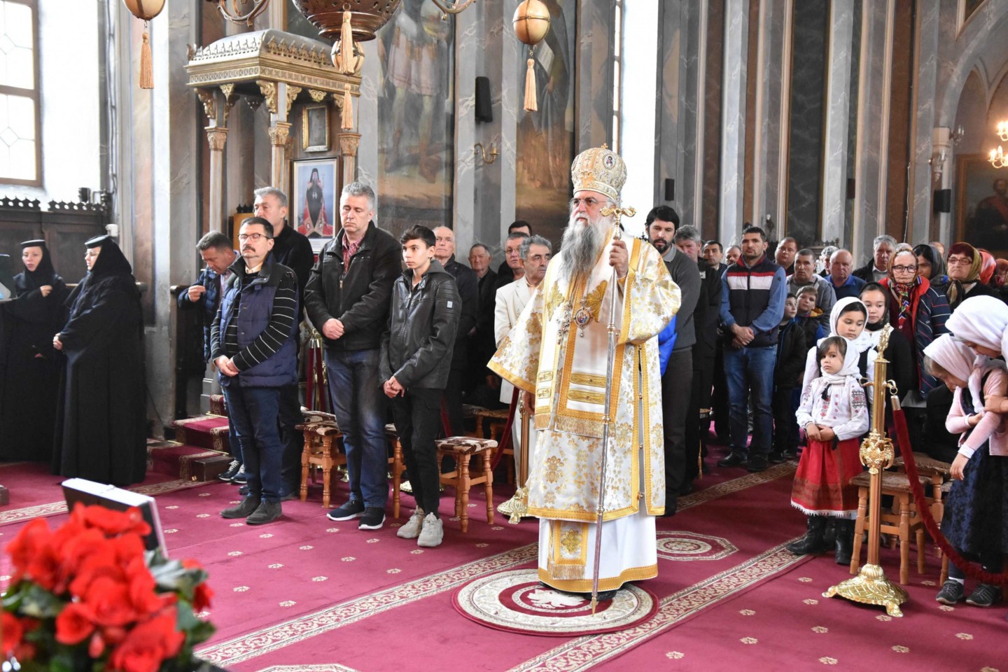 Slujire arhierească la Mănăstirea Bistrița