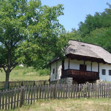 Muzeul Satului Vâlcean din Bujoreni - Vâlcea