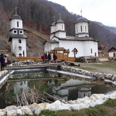 Sfânta Mănăstire Pătrunsa