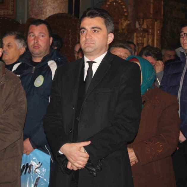 Credincioși la Catedrala Arhiepiscopală