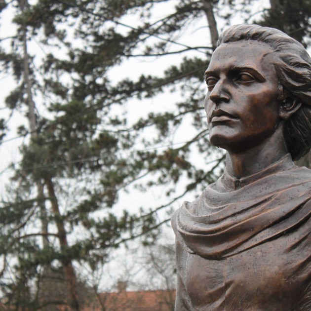 Bustul lui Mihai Eminescu