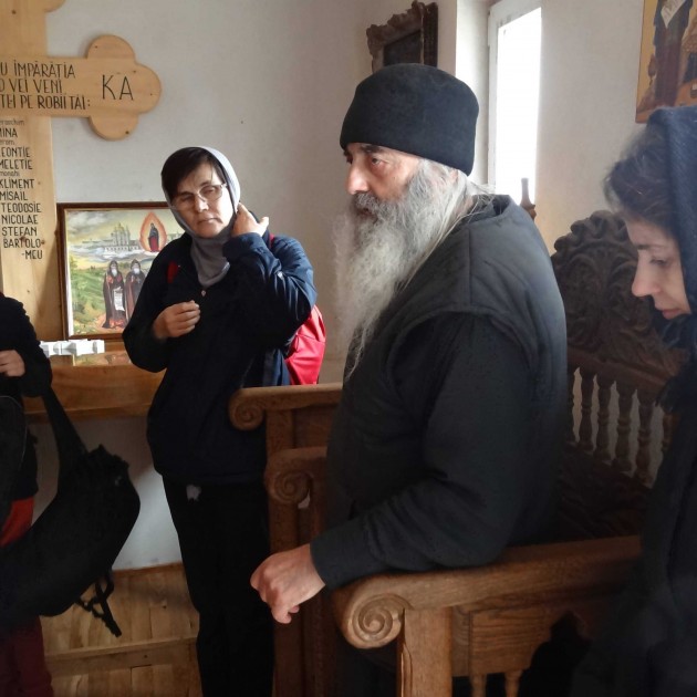 Cu părintele Visarion, la osuar