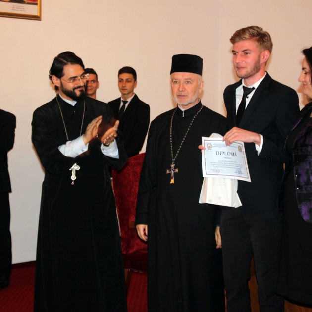 Premierea elevilor vâlceni, la Centrul Eparhial