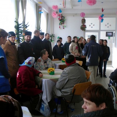 Daruri pentru bătrânii din zona Horezu