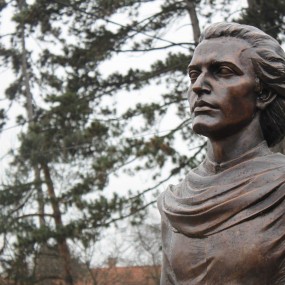 Bustul lui Mihai Eminescu