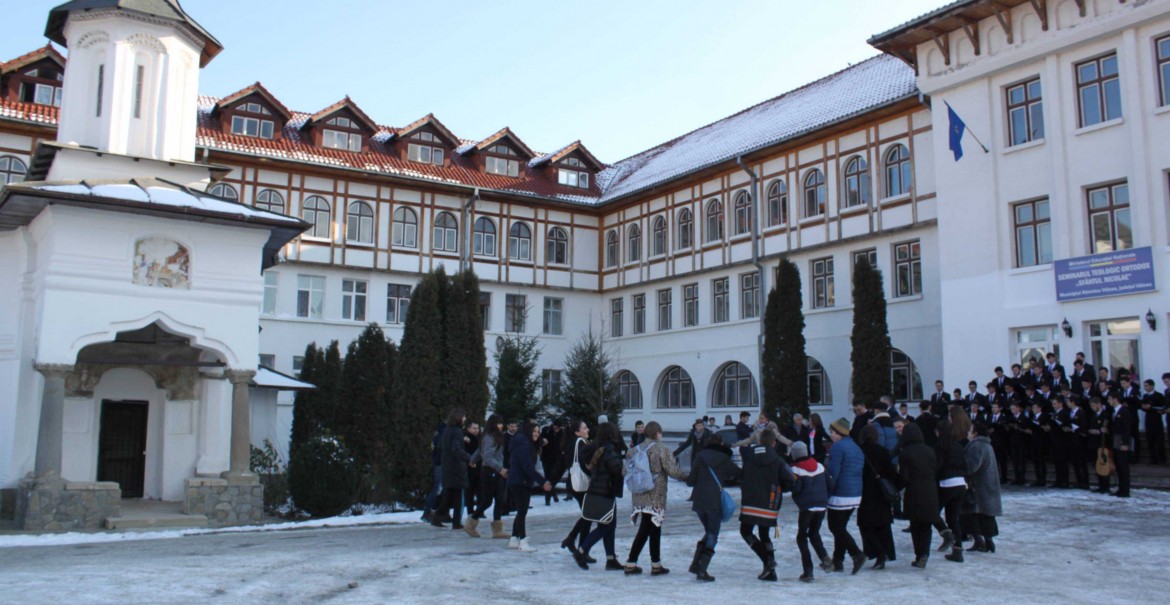 Hora unirii la Seminarul Teologic