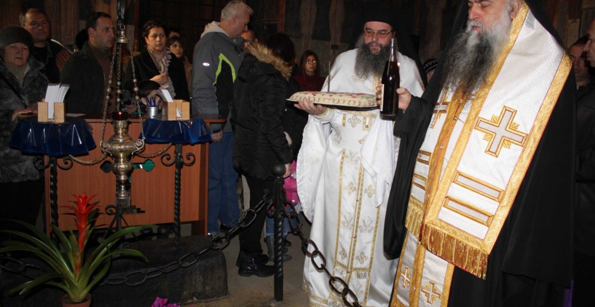 Parastas pentru Mircea cel Mare la Cozia