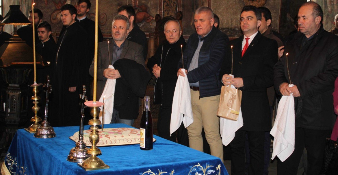 Parastas pentru Mircea cel Mare la Cozia