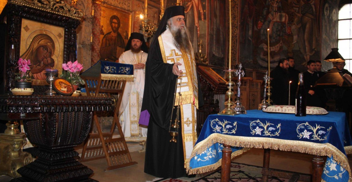 Parastas pentru Mircea cel Mare la Cozia