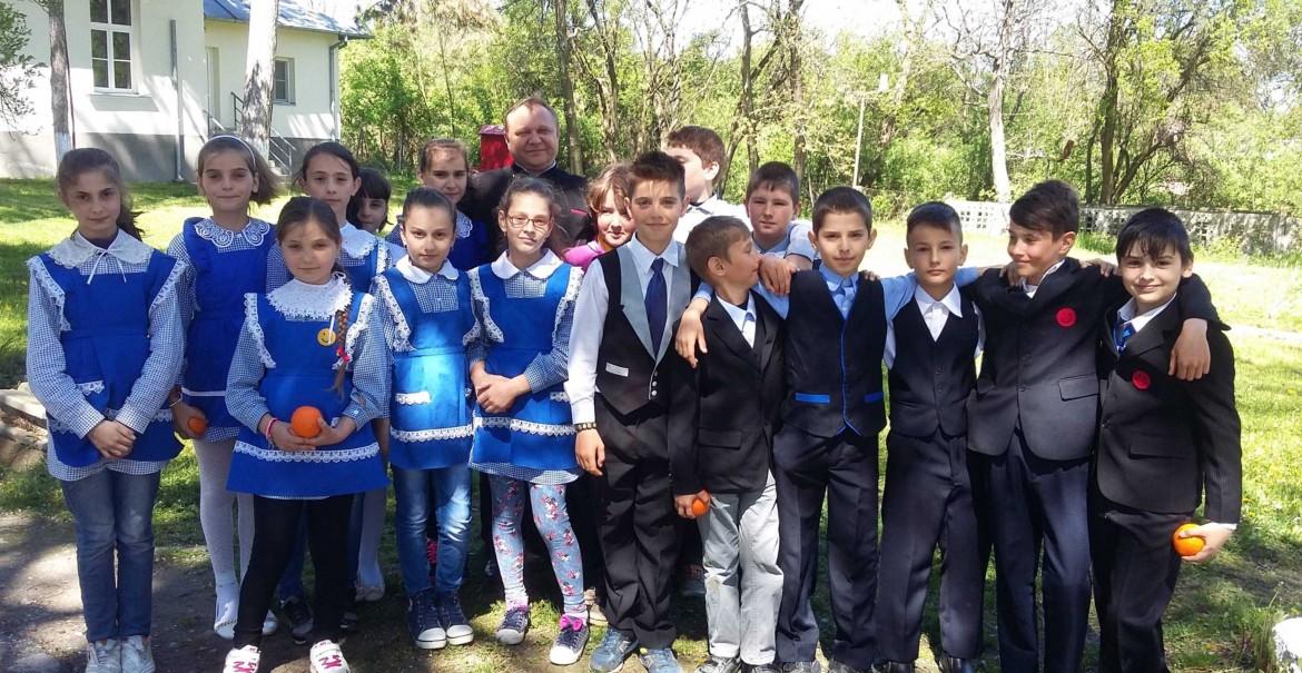 Alături de cei în suferință