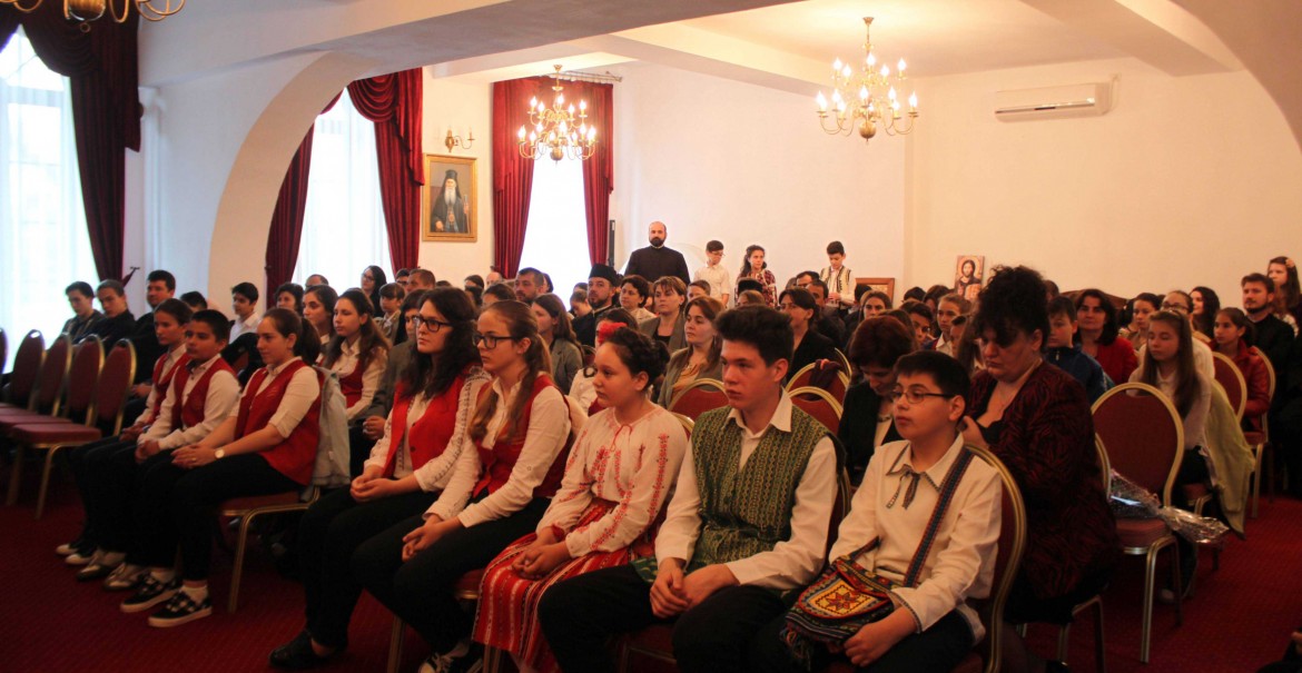 Premierea elevilor vâlceni, la Centrul Eparhial