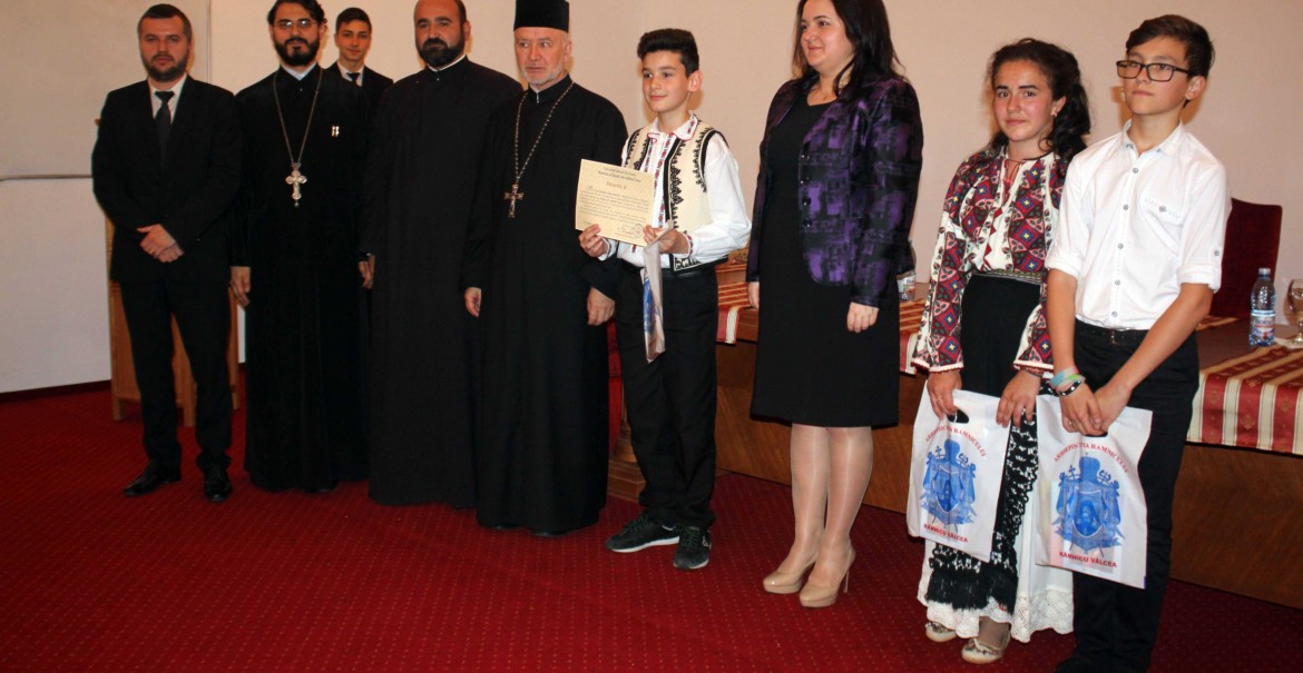 Premierea elevilor vâlceni, la Centrul Eparhial