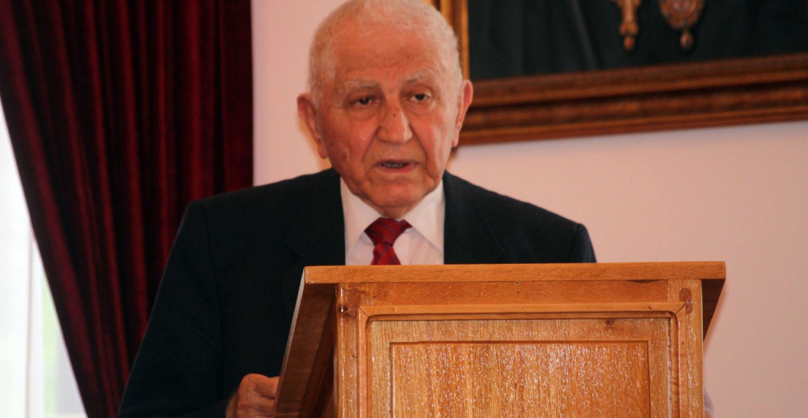 Acad. Prof. Univ. Dr. Emilian Popescu