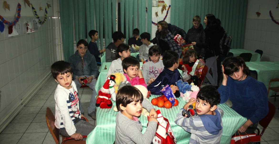 Să-l ajutăm pe Moș Nicolae! Să-l ajutăm pe Moș Nicolae!