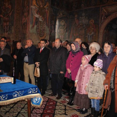 Parastas pentru Mircea cel Mare la Cozia