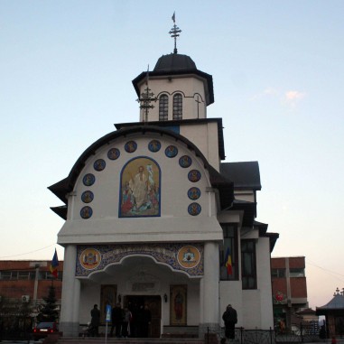 Biserica Sfinţii Apostoli Petru şi Pavel