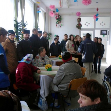 Daruri pentru bătrânii din zona Horezu