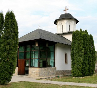 Sfânta Mănăstire Ostrov